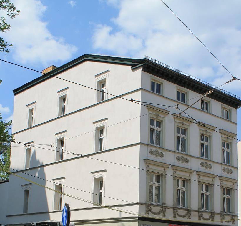 Bett-Point Am Rathaus Guest House Потсдам Екстериор снимка